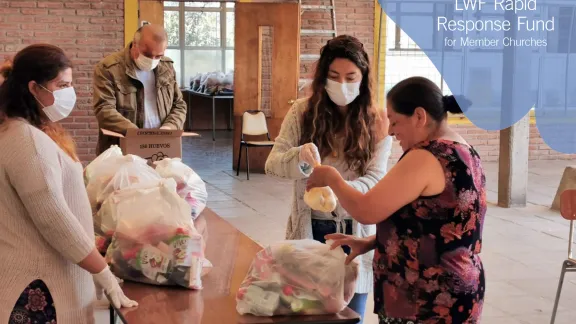 Die Lutherische Kirche in Chile organisierte die Lebensmittelverteilung, um Menschen zu helfen, die aufgrund der COVID-19-Pandemie ihre Arbeitsstelle verloren hatten. Foto: ILCH