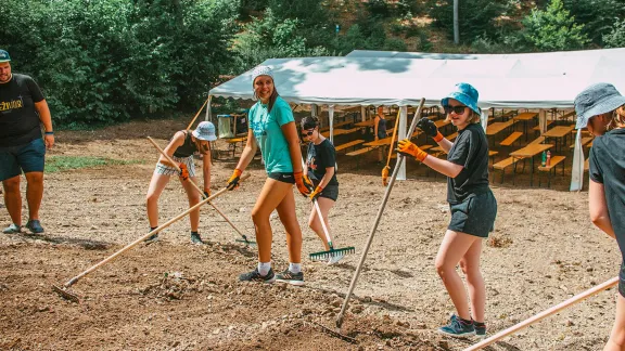 Outdoor workshops for young people particularly affected by the lockdown measures in Slovakia. Photo: Evangelical Church of the Augsburg Confession in the Slovak Republic