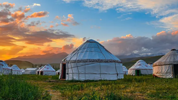 Jurten in Mongolei. Foto: Yang Shuo, Unsplash