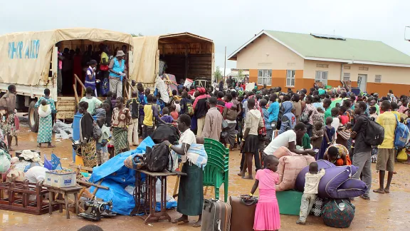 Flüchtlinge in der vom LWB geleiteten Sammelstelle Elegu an der Grenze zwischen Südsudan und Norduganda. Foto: LWB Uganda