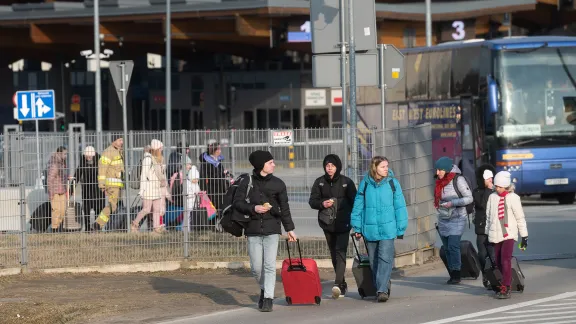 Geflüchtete in Korczowa, an der polnisch-ukrainischen Grenze. Foto: Filip Błażejowski