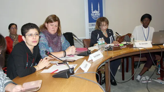 UNFPA's Dr Azza Karam (left, speaking) said the situation in Brazil, as presented by Rev. Cibele Kuss (right), highlighted the need to share experiences about religious intolerance across similarly affected countries in the South. Photo: LWF/C. RendÃ³n