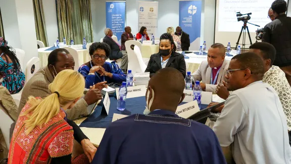 ALCLC participants in a group discussion on the keynote address.