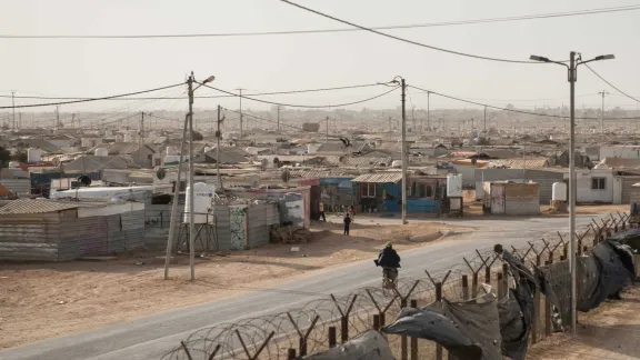 Zaatari with its 80,000 inhabitants is the largest refugee camp in Jordan. It has shops, schools and infrastructure like a small town. Photo: DCA/ Christian Jepsen