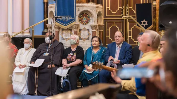 Interfaith service in Garnethill Synagogue, Glasgow, held on the opening day of the United Nations climate change conference COP26 with representatives from more than ten different religions. Photo: LWF/Albin Hillert