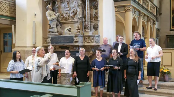 The project choir of the Global Songbook 2024 participated in the worship service. Photo: GNC/Cornelia Kirsch