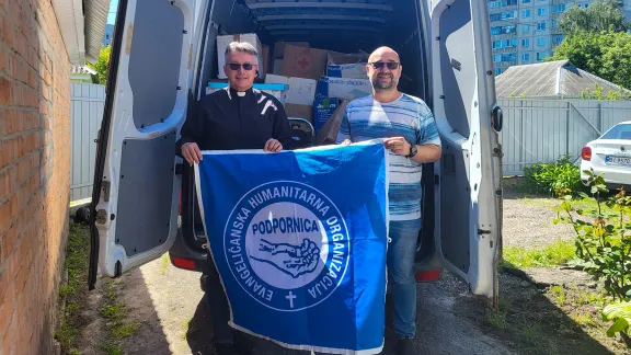 Bishop Novak with a delivery of relief goods to Krementchuk, Ukraine. Photo: ECACS