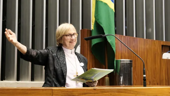 IECLB president Rev. Sílvia Genz addressing the Chamber of Deputies (Câmara dos Deputados) in Brasilia, Brazil. Photo: IECLB 