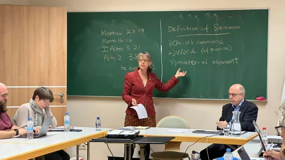 Prof. Dr. Sarah Hinlicky Wilson leading discussions during the seminar. Photo: LWF Center Wittenberg