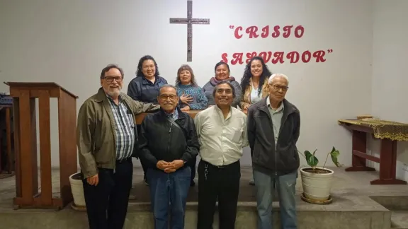 El líder laico Ernesto Huayta Girón (extremo derecho, primera fila), presidente de la congregación Cristo Salvador, Iglesia Luterana del Perú, con otros miembros de la iglesia. Foto: ILP