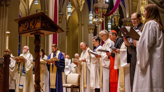 Leitungspersonen der fünf weltweiten christlichen Kirchengemeinschaften, die die Gemeinsamen Erklärung zur Rechtfertigungslehre unterschrieben haben, treffen sich im März 2019 zur letzten Konsultation an der University of Notre Dame, USA. Foto: Peter Ringenberg/University of Notre Dame