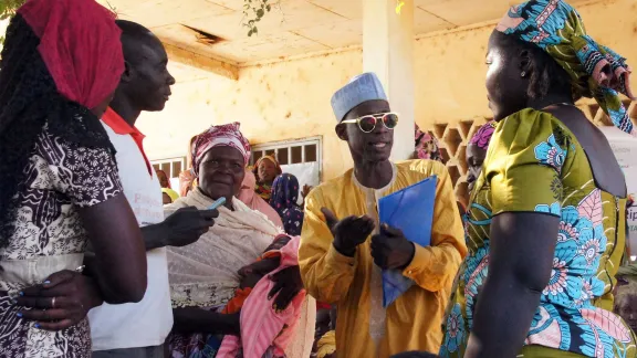 Villagers in the Lake Chad region raise awareness about the dangers of early marriage in a play. Photo: LWF/ C. Kästner-Meyer