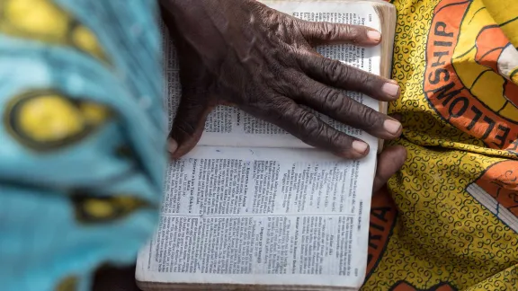 Die Passionszeit kann als Einladung verstanden werden, „Christus in spiritueller Hinsicht näher zu kommen und gleichzeitig auf die Liebe Christi durch mitfühlendes Handeln für andere zu reagieren“. Foto: LWB/Albin Hillert