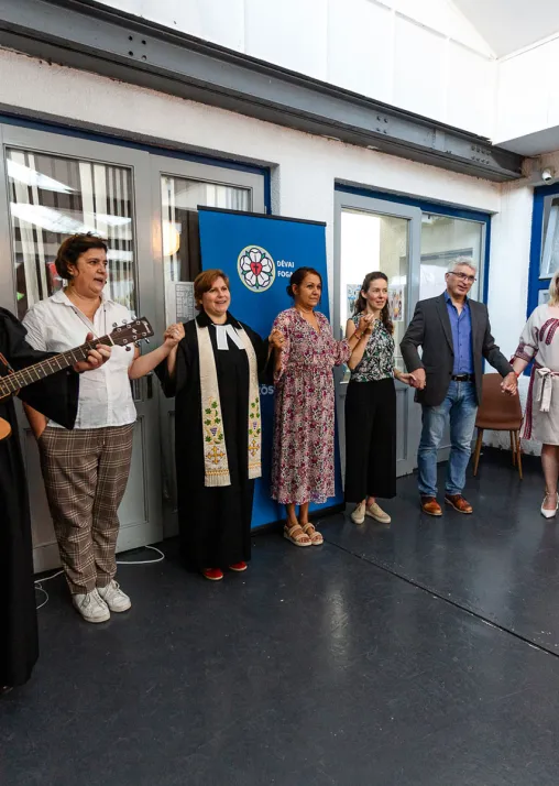 Budapest Lutheran pastor and Dévai Fogadó director Rev. Marta Bolba (third from left) during a past activity at the center. Photo: ELCH