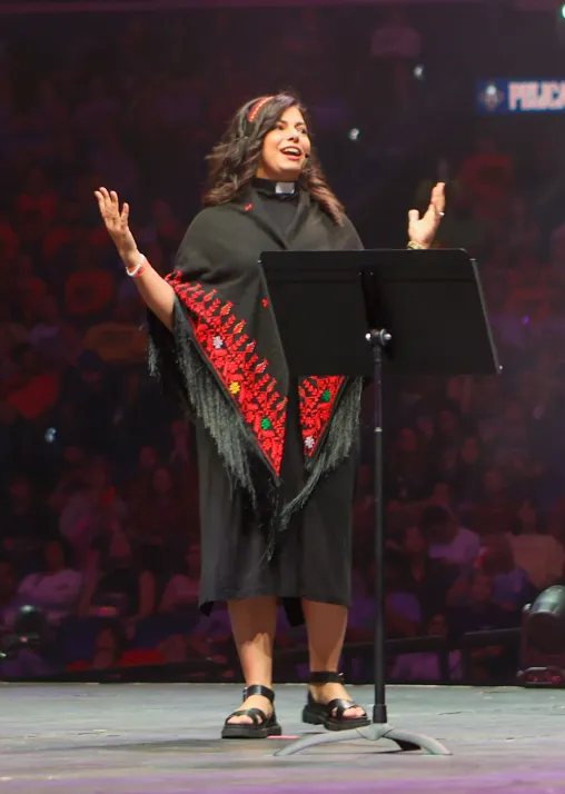 Rev. Sally Azar, a member of the LWF delegation, speaks about disrupting injustice at the ELCA Youth Gathering in New Orleans. Photo: ELCA/C. Jacobs