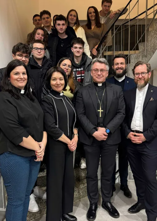 Die LWB-Delegation mit den Jugendlichen, die ihre Hoffnungen und Visionen für die Kirche teilten. Foto: LWB/A. Danielsson